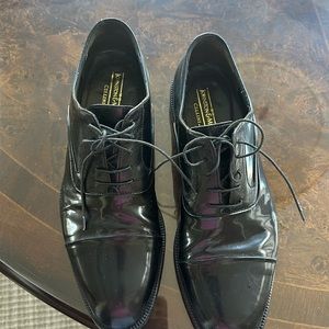 Size 10 1/2 Johnston Murphy black tux shoes